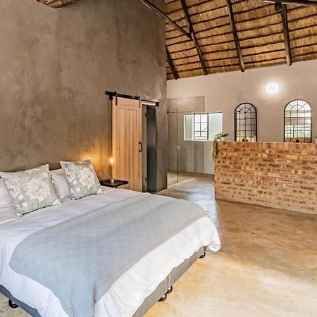 Featherwood Farm & Nyala Lodge Rayton Екстер'єр фото