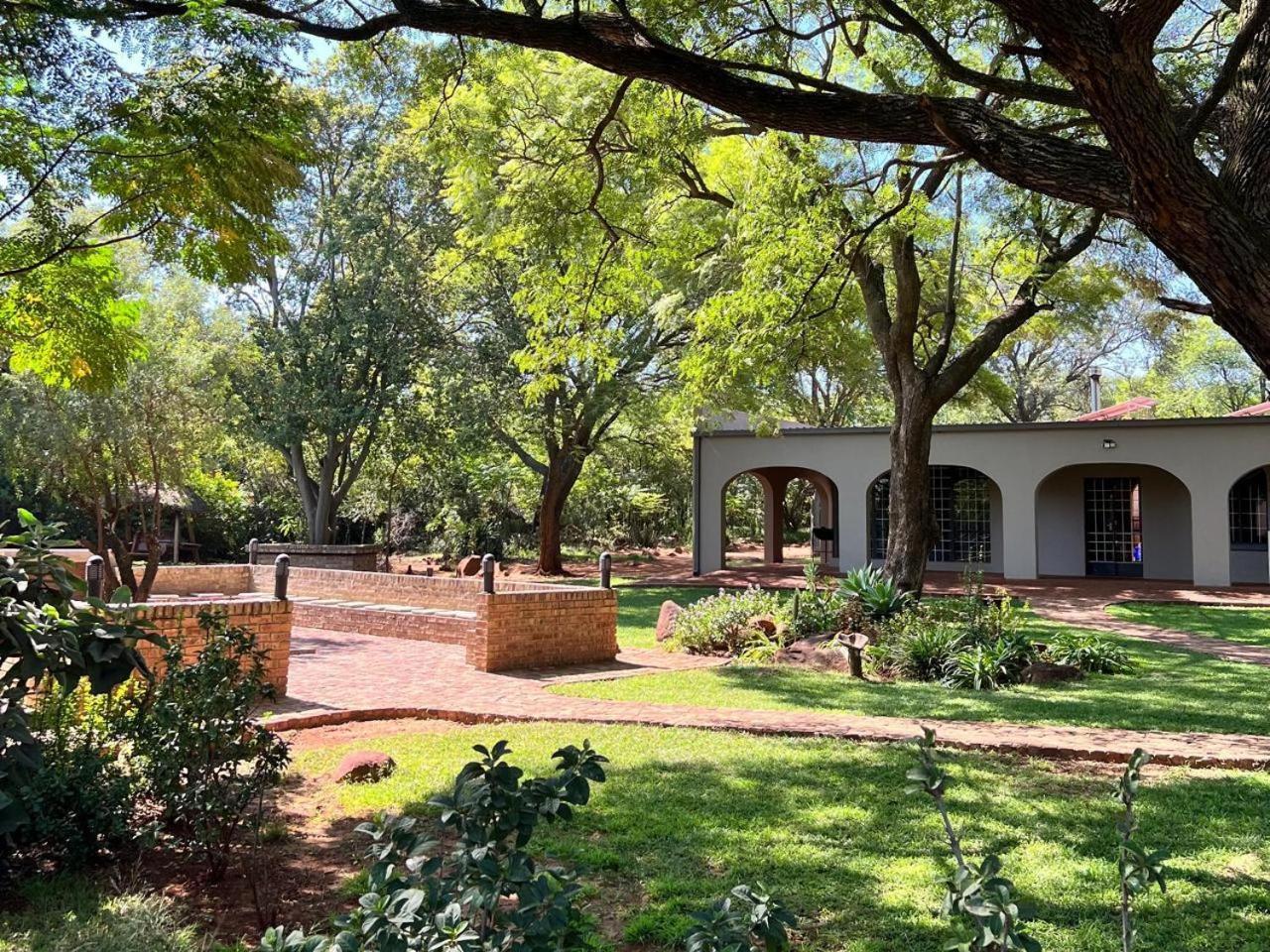 Featherwood Farm & Nyala Lodge Rayton Екстер'єр фото